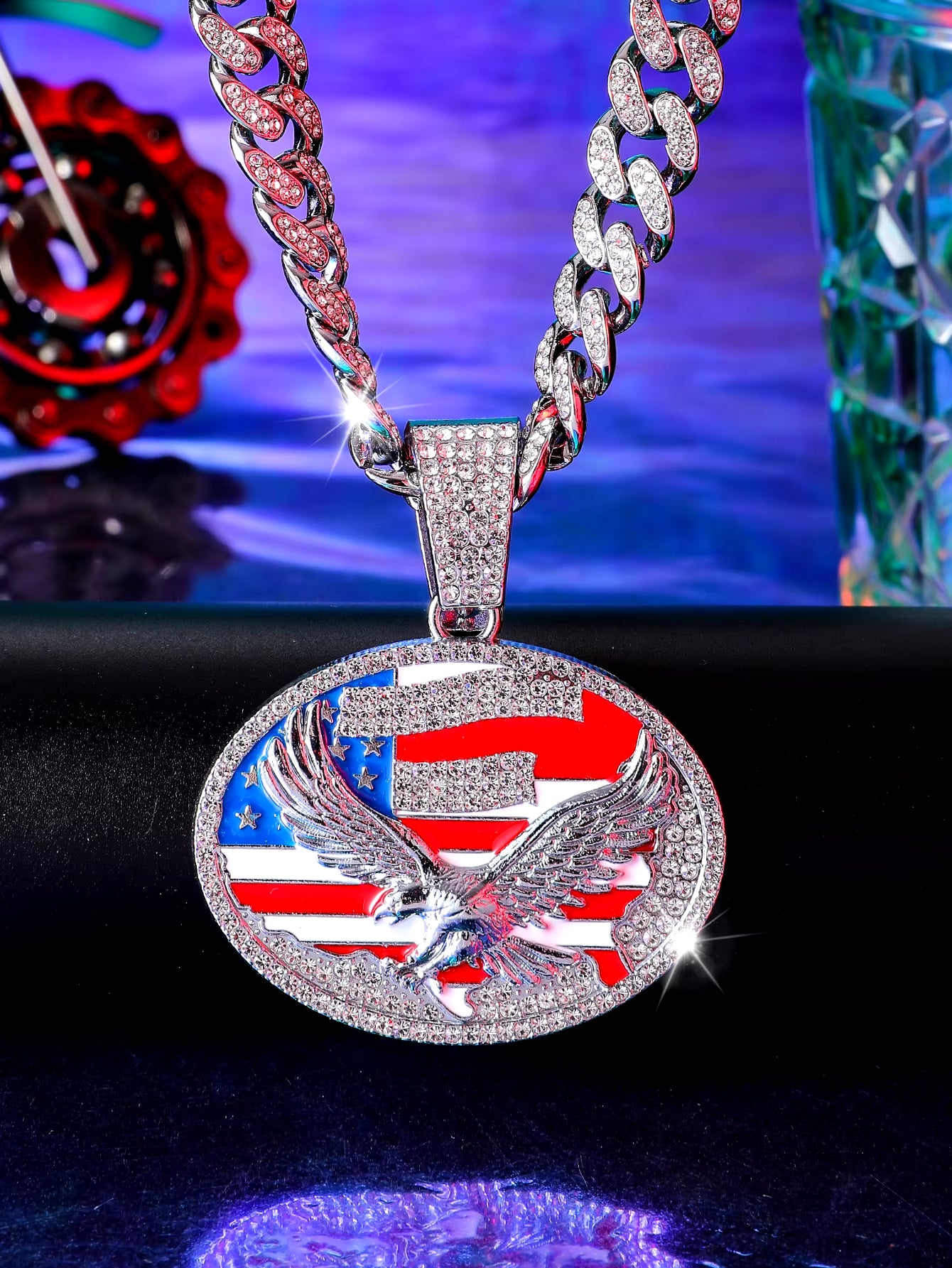 Summer Fashion Hip Hop Style Eagle & American Flag Pendant Necklace with Rhinestones，Unisex Couple Jewelry for Independent Day